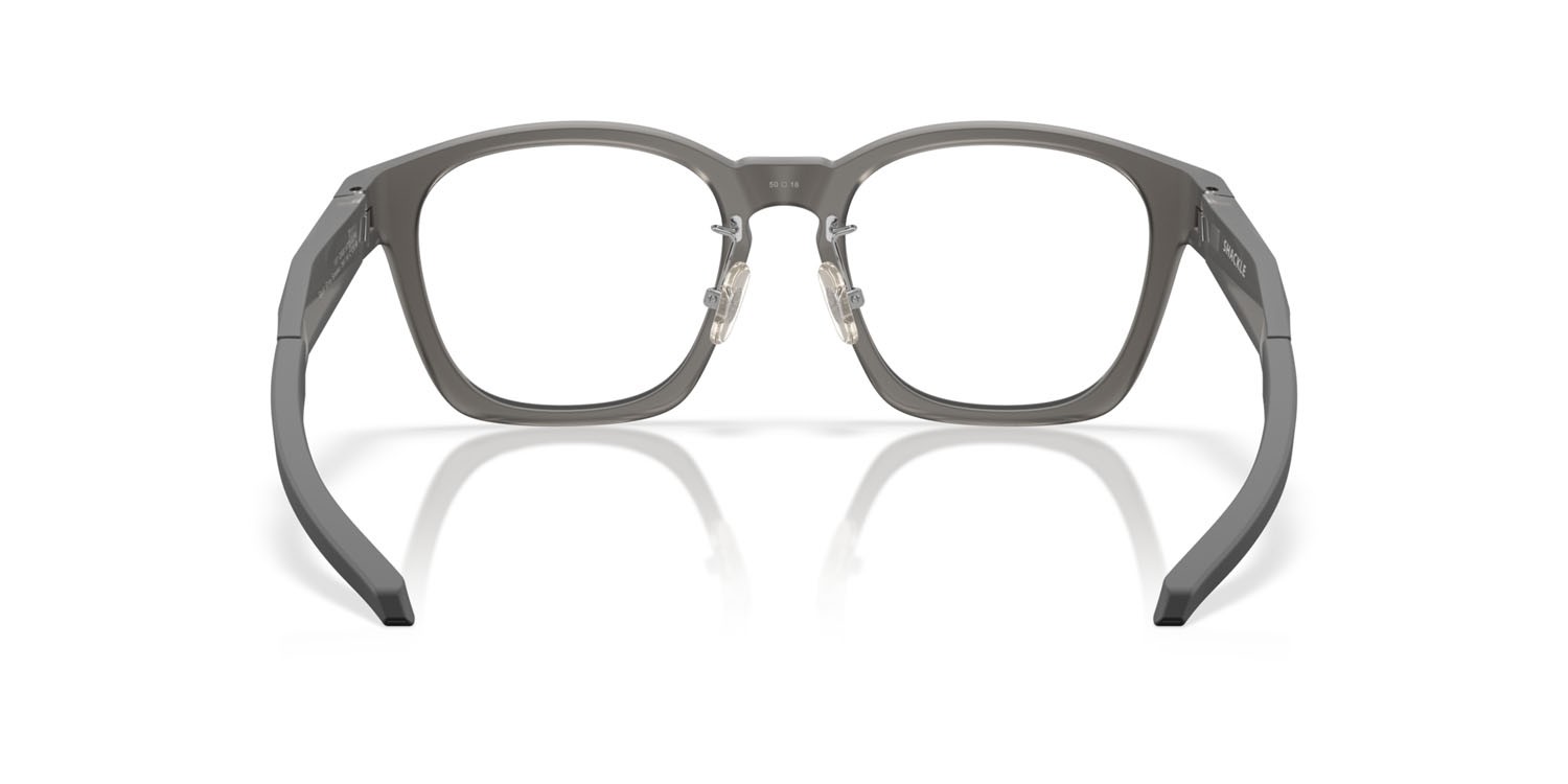 Occhiali da vista Oakley Shackle OX 8197D (819702) colore grigio fumo satinato forma quadrato lenti lente demo