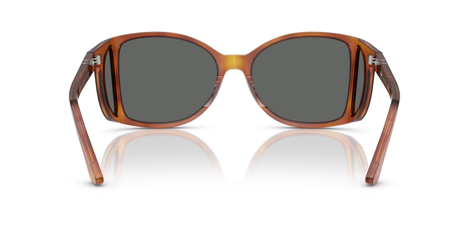 Occhiali da sole Persol PO 0005 (96/B1) colore terra di siena forma quadrato lenti grigio scuro