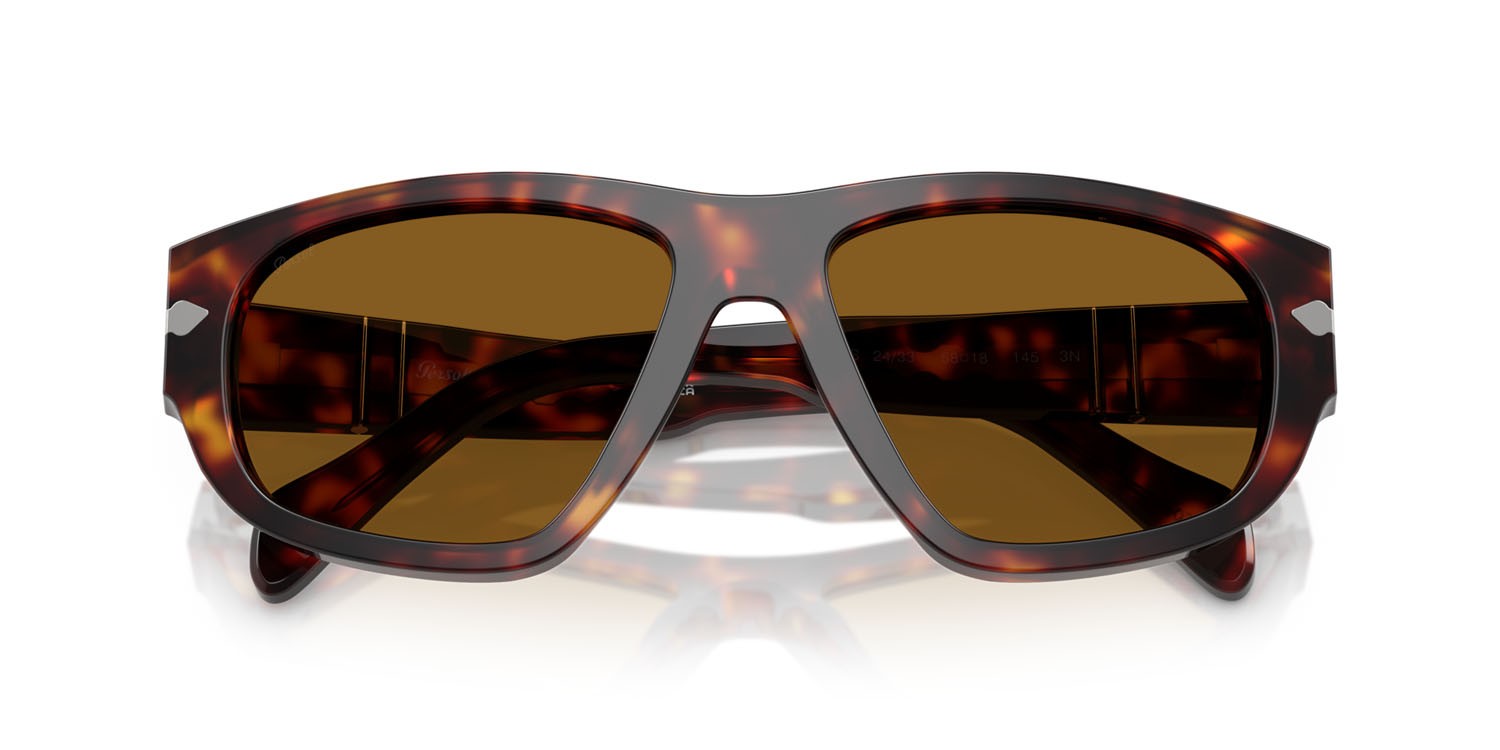 Occhiali da sole Persol PO 0050S (24/33) colore havana forma irregolare lenti marrone