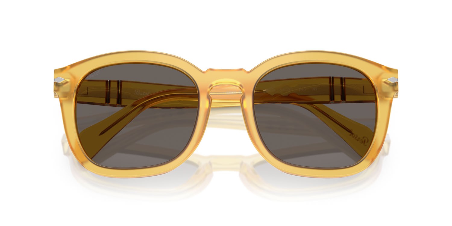 Occhiali da sole Persol PO 0082S (204/B1) colore miele forma irregolare lenti grigio scuro