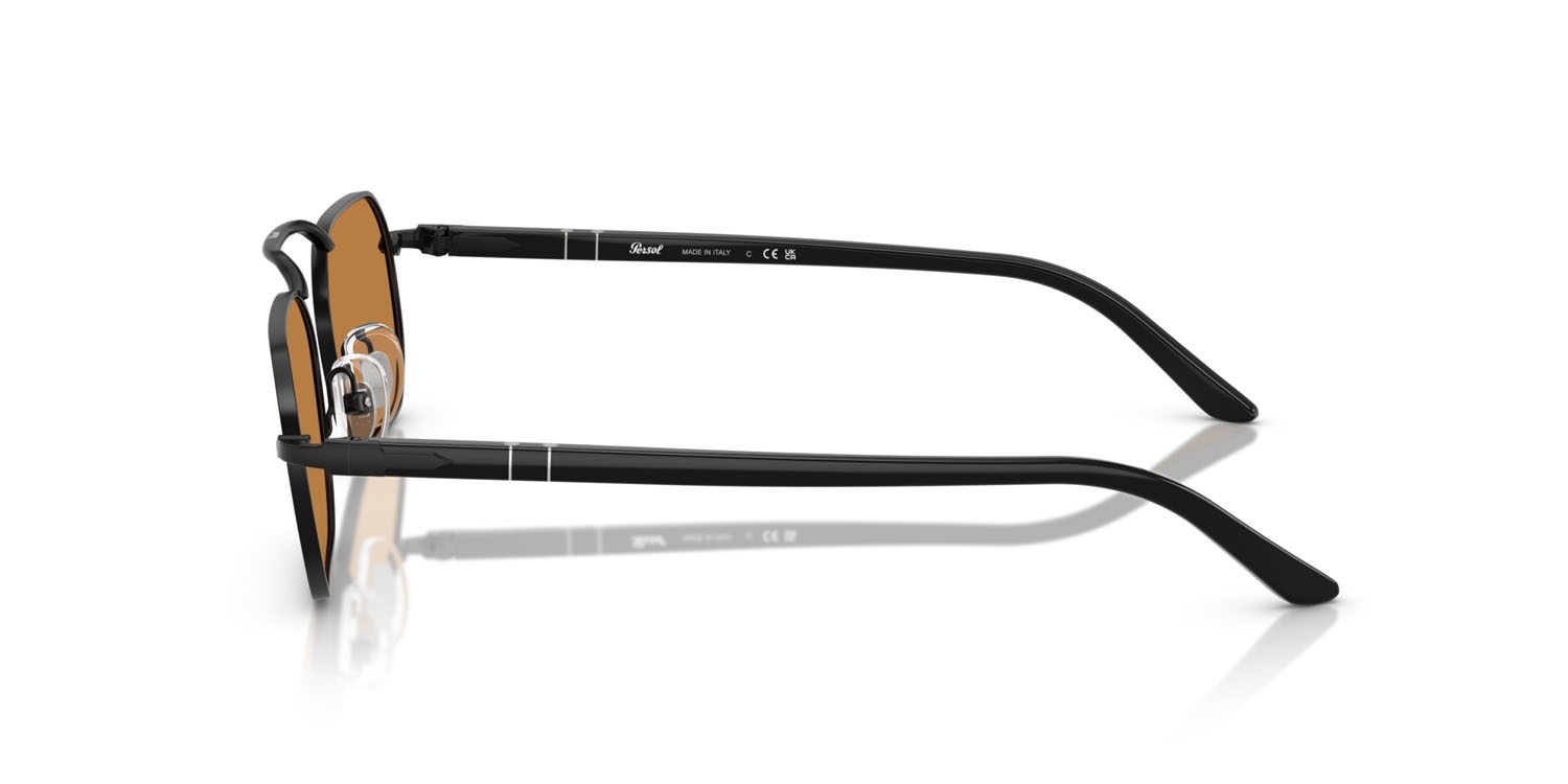 Occhiali da sole Persol PO 1020S (107853) colore nero semi-lucido forma rettangolare lenti giallo/marrone