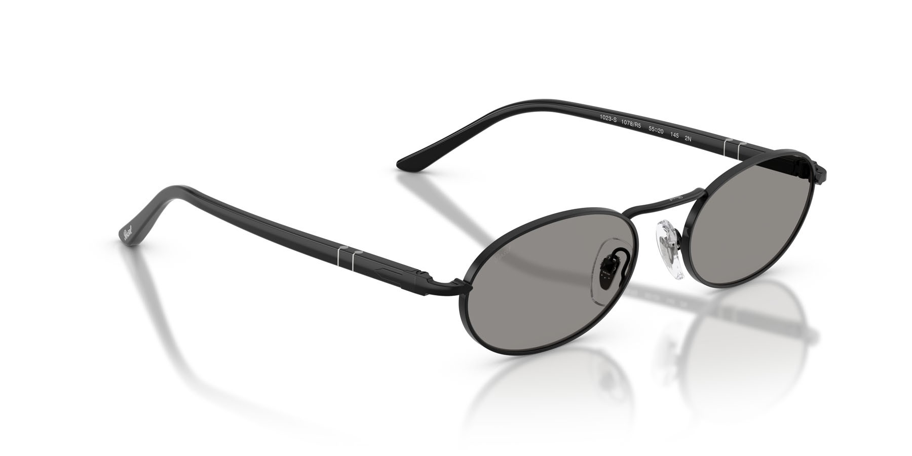 Occhiali da sole Persol PO 1023S (1078R5) colore nero forma rettangolare lenti grigio
