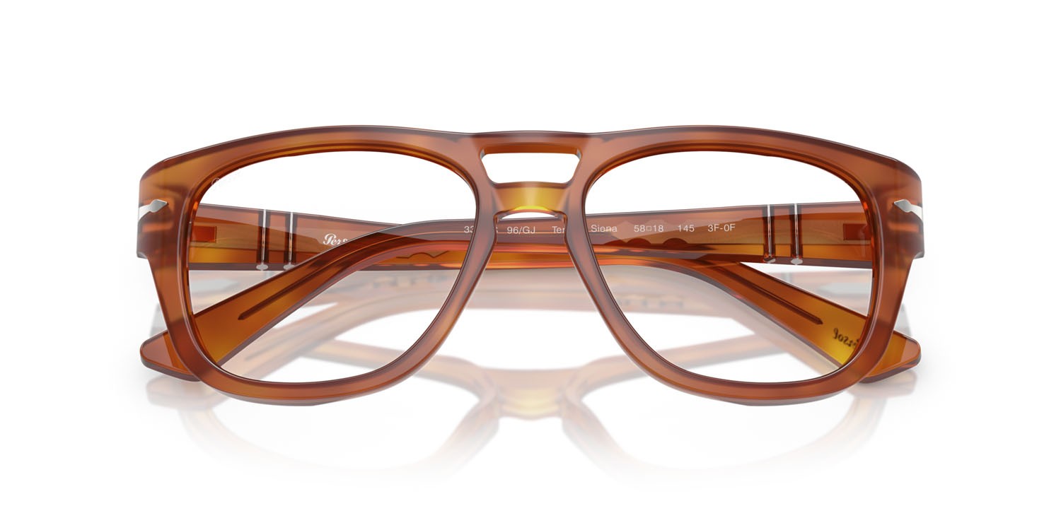 Occhiali da sole Persol PO 3366S (96/GJ) colore terra di siena forma quadrato lenti transitions 8 verde