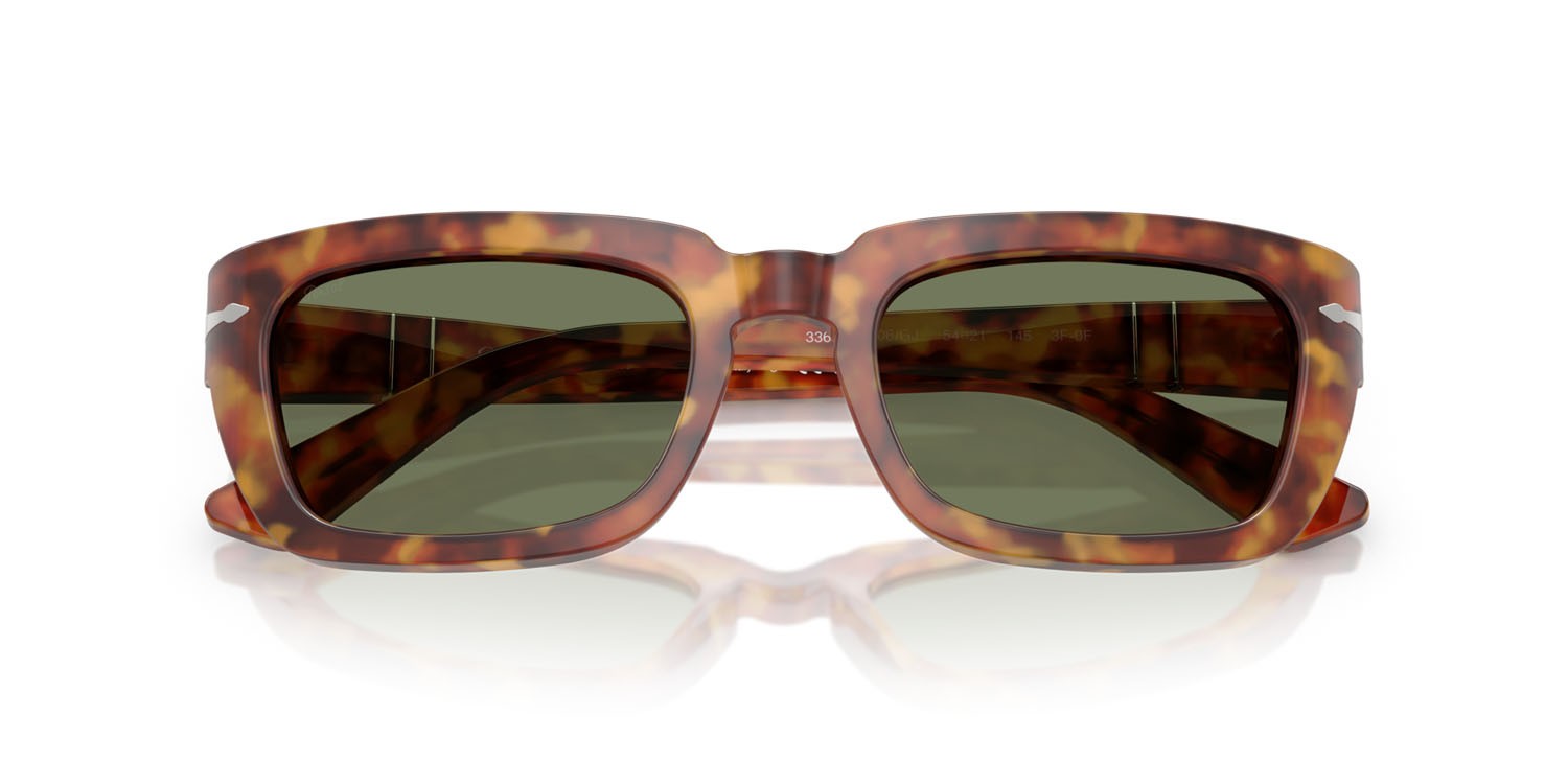 Occhiali da sole Persol PO 3367S (106/GJ) colore tartarugato marrone forma quadrato lenti transitions 8 verde