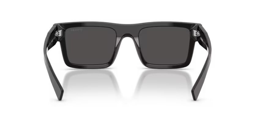 Occhiali da sole Prada PR 19WS (1AB5S0) colore black forma rettangolare lenti dark grey
