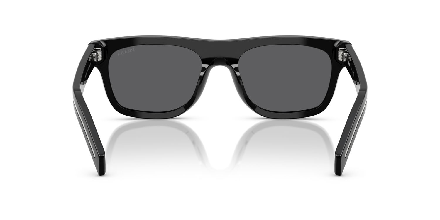 Occhiali da sole Prada PR B12S (16K731) colore nero forma quadrato lenti grigio scuro