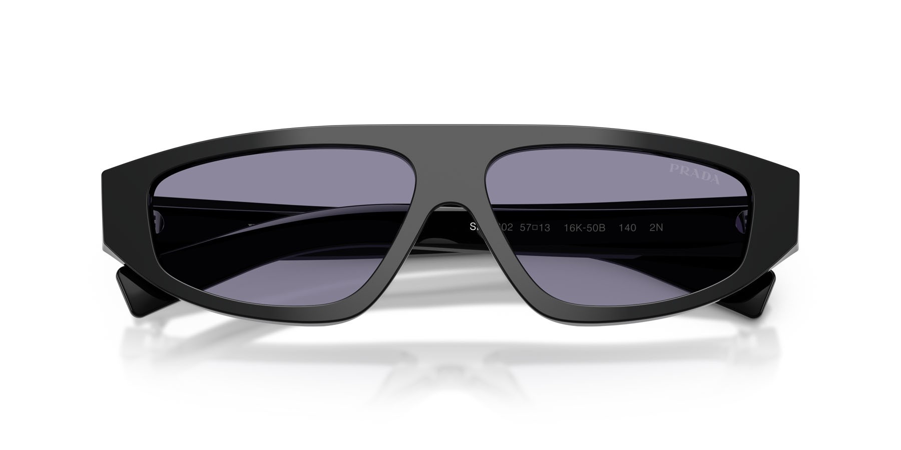 Occhiali da sole Prada PR C02S (16K50B) colore nero forma irregolare lenti violetto con specchiatura argento interna