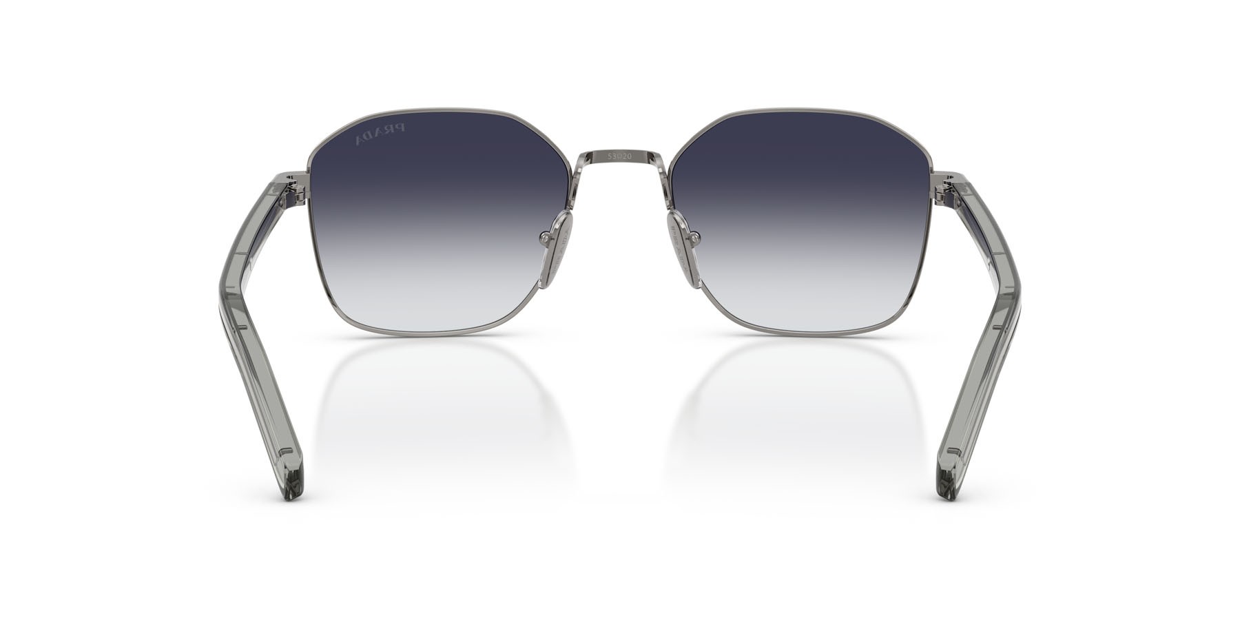 Occhiali da sole Prada PR C50S (5AV90S) colore gunmetal forma quadrato lenti sfumato grigio