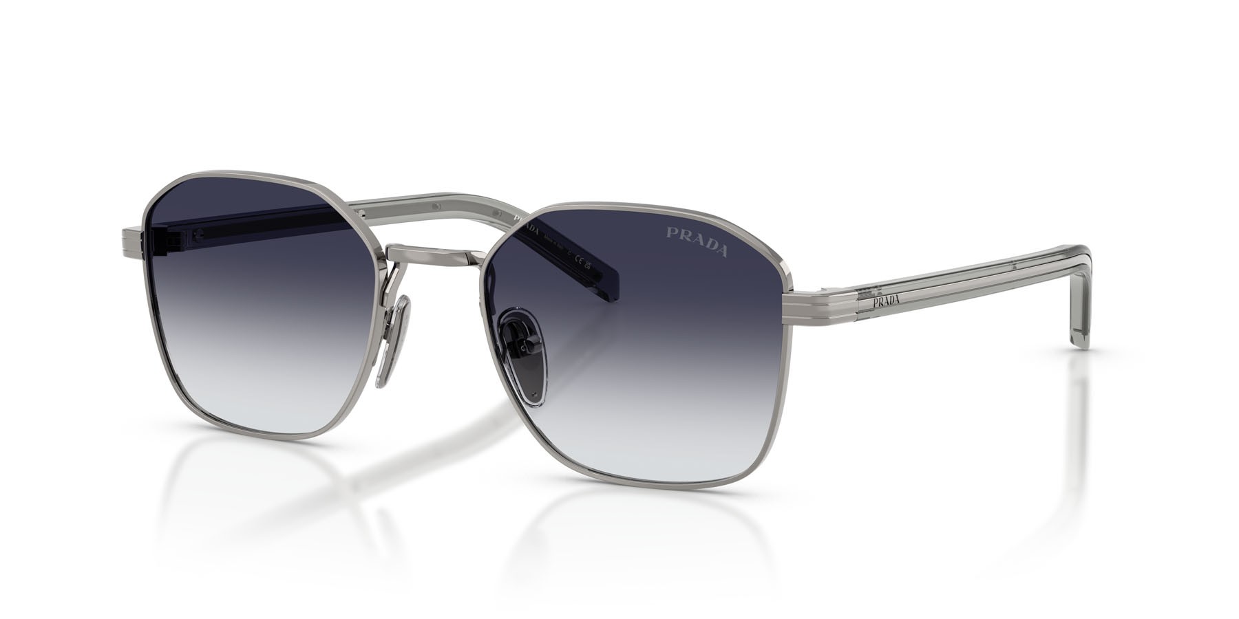 Occhiali da sole Prada PR C50S (5AV90S) colore gunmetal forma quadrato lenti sfumato grigio