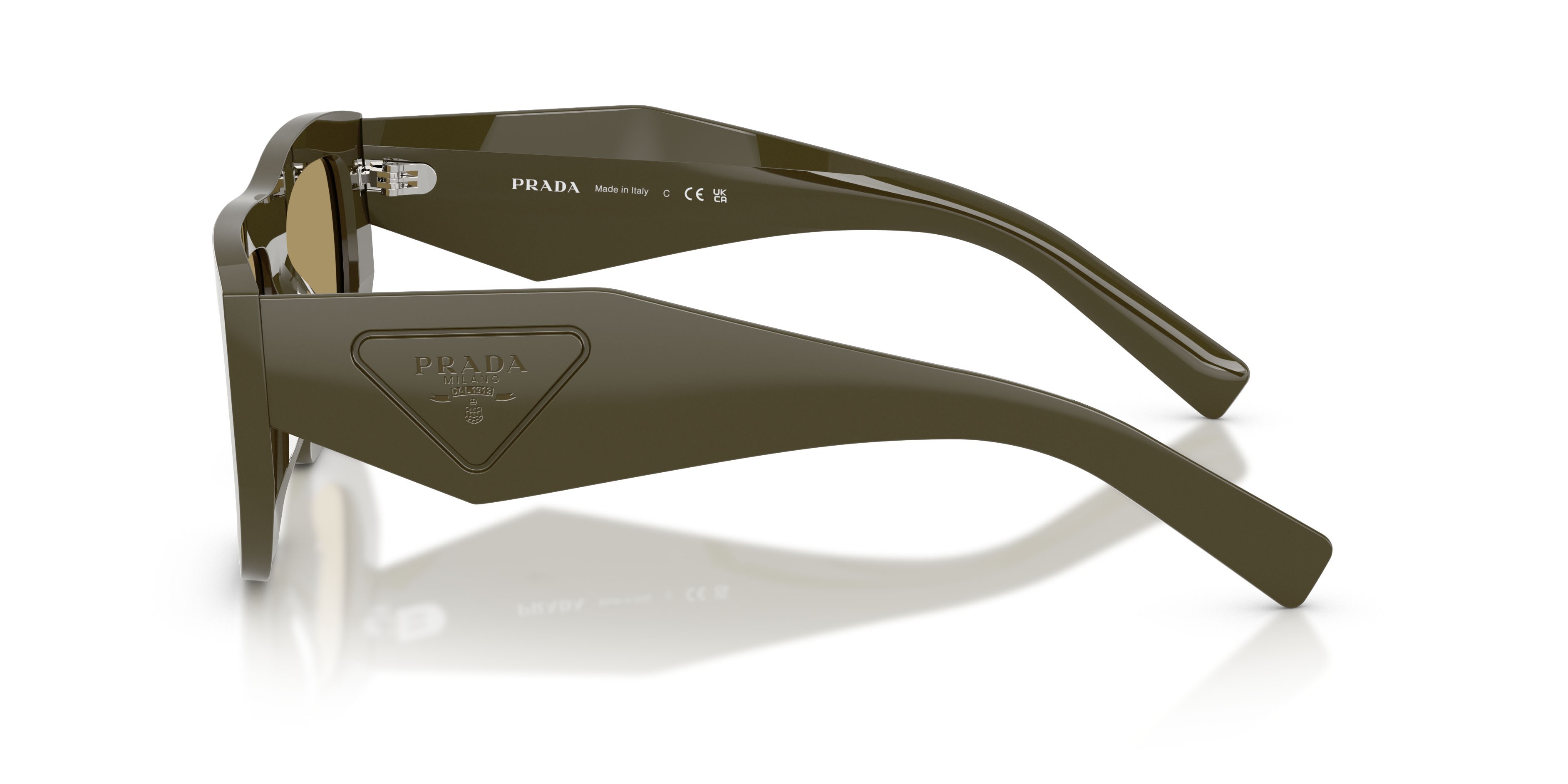 Occhiali da sole Prada PR D04SU (26J70G) colore laurel forma irregolare lenti verde oliva