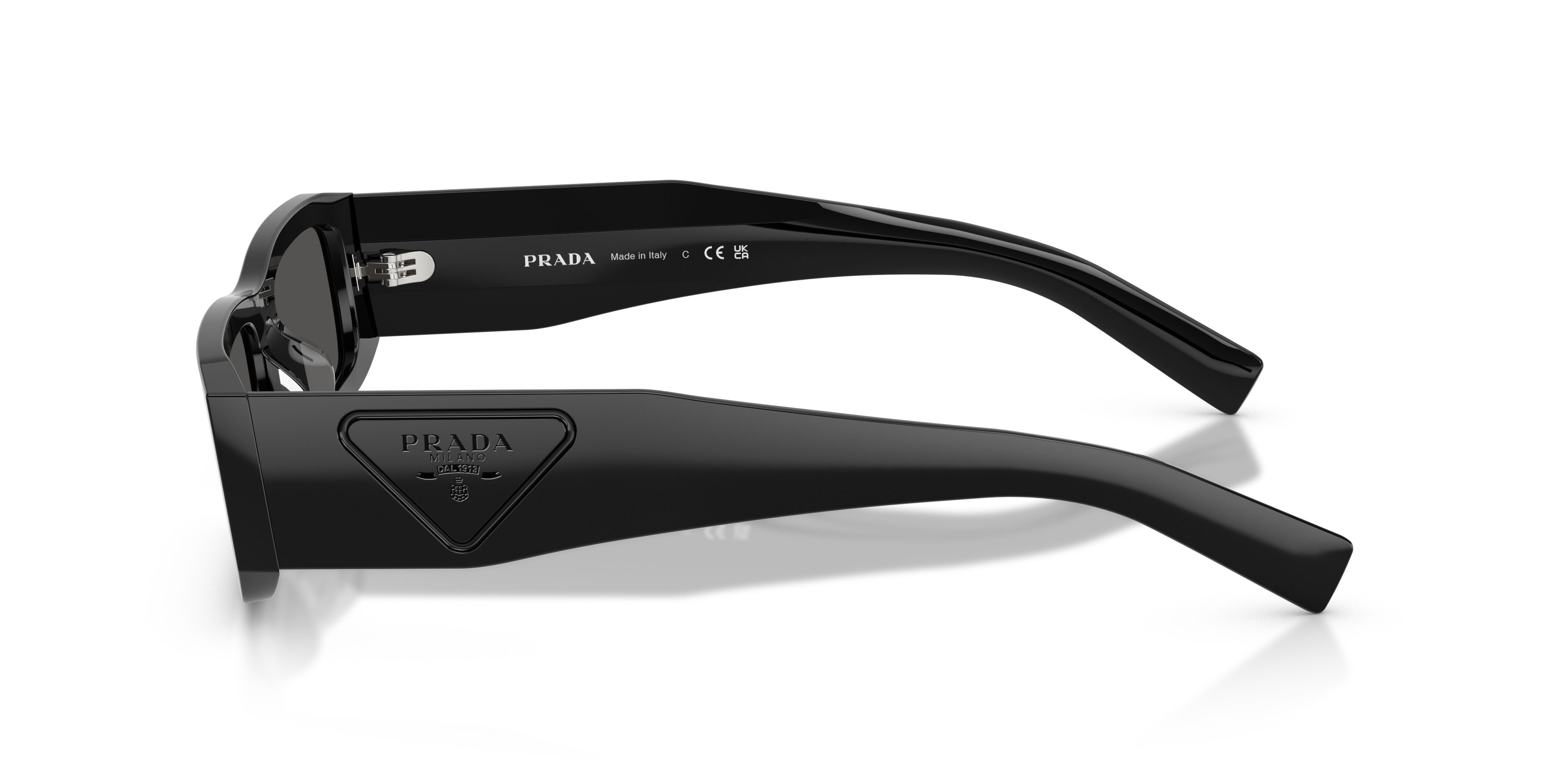 Occhiali da sole Prada PR D09SD (16K08Z) colore nero forma rettangolare lenti grigio scuro