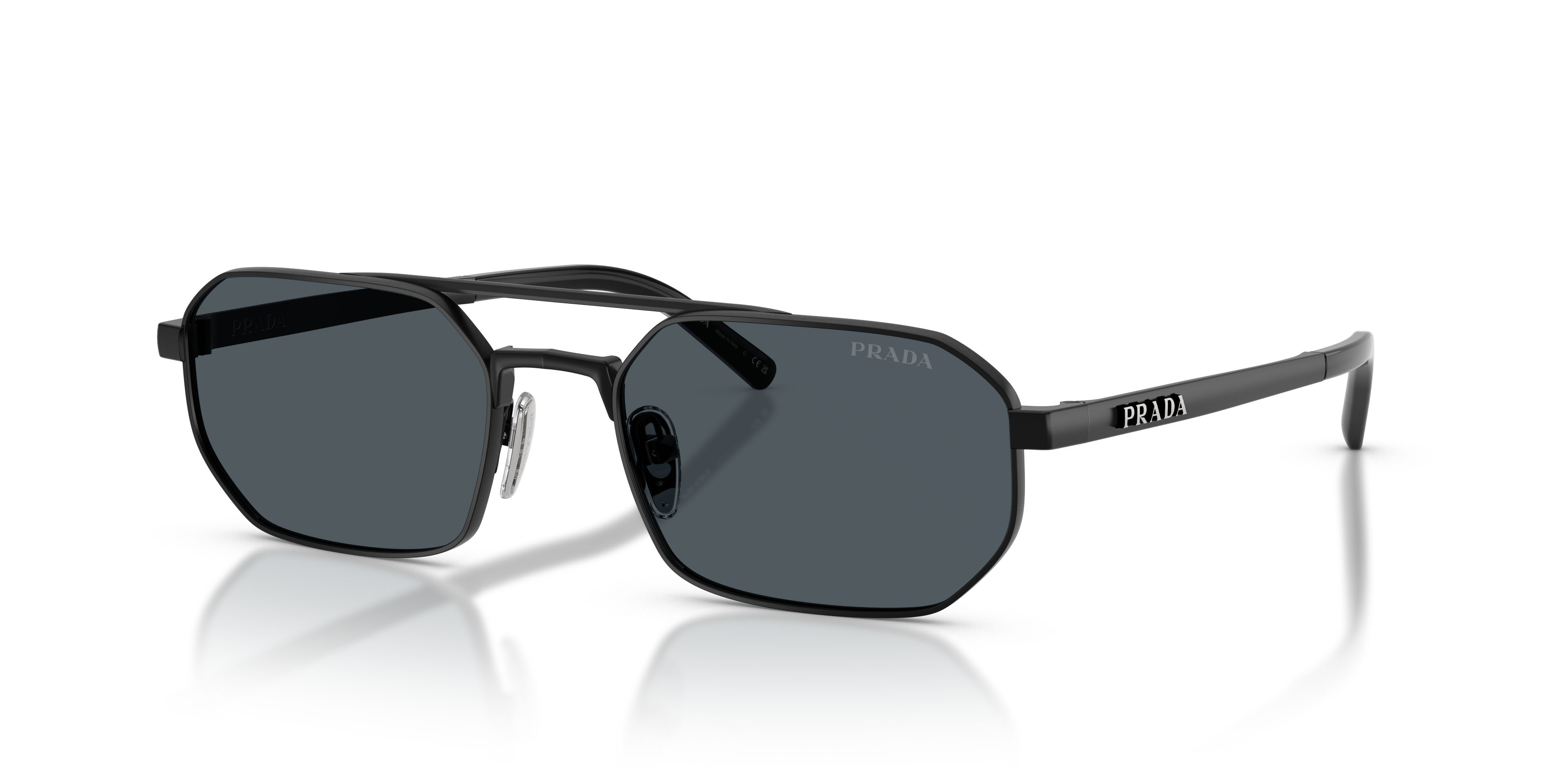 Occhiali da sole Prada PR D53S (7AB70B) colore nero satinato forma irregolare lenti grigio scuro