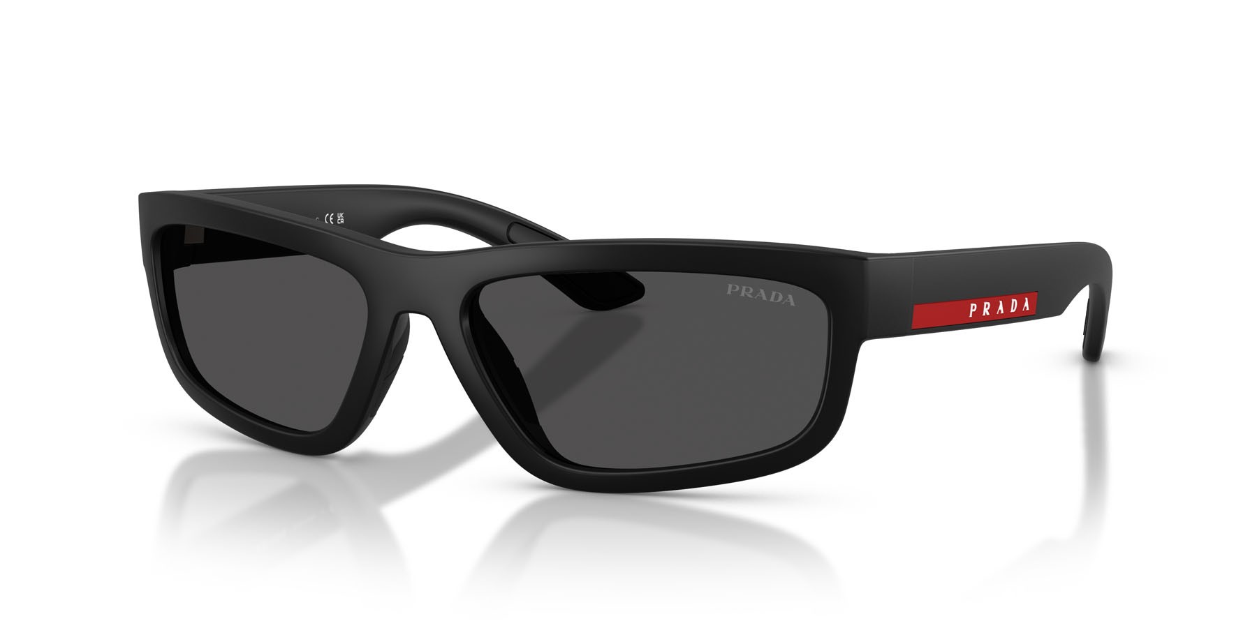 Occhiali da sole Prada Linea Rossa PS 05ZS (DG006F) colore nero gommato forma rettangolare lenti grigio scuro