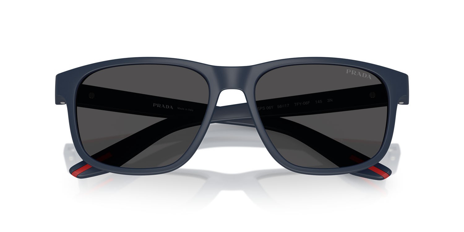Occhiali da sole Prada Linea Rossa PS 06YS (TFY06F) colore gomma blu forma quadrato lenti grigio scuro
