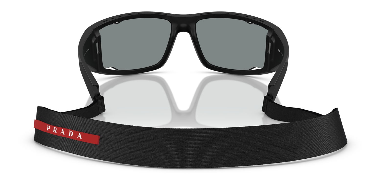 Sonnenbrillen Prada Linea Rossa PS A04S (1BO10J) farbe nero opaco form rechteckig gläser blu scuro specchiata viola