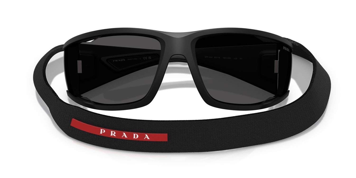 Sonnenbrillen Prada Linea Rossa PS A04S (1BO5S0) farbe nero opaco form rechteckig gläser grigio scuro