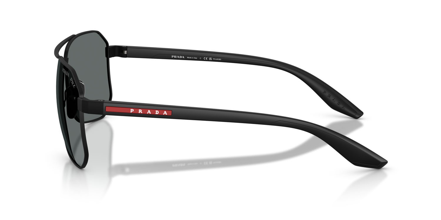 Occhiali da sole Prada Linea Rossa PS A53S (DG05Z1) colore gomma nera forma aviator lenti polar grigio scuro