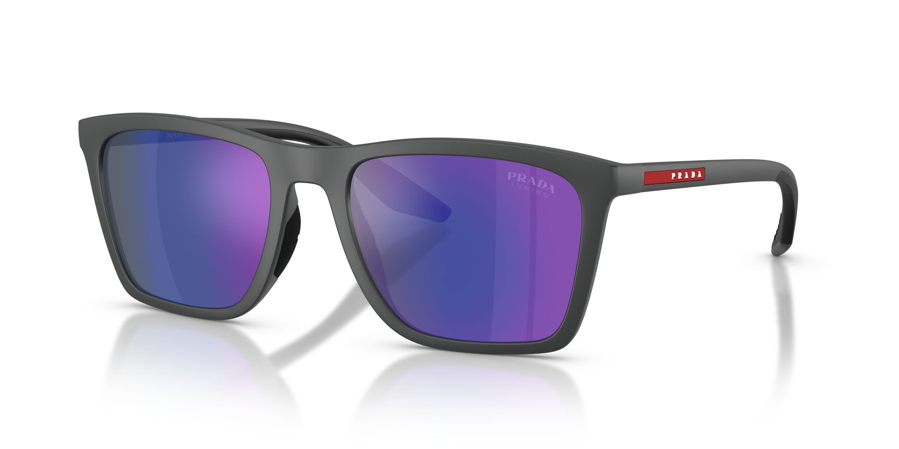 Occhiali da sole Prada Linea Rossa PS B08S (UFK05U) colore gomma grigia forma quadrato lenti blu scuro specchiata viola