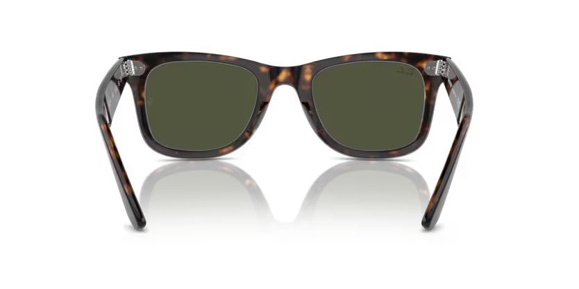 Occhiali da sole Ray-Ban Wayfarer Classic RB 2140 (902) colore tortoise forma quadrato lenti crystal green