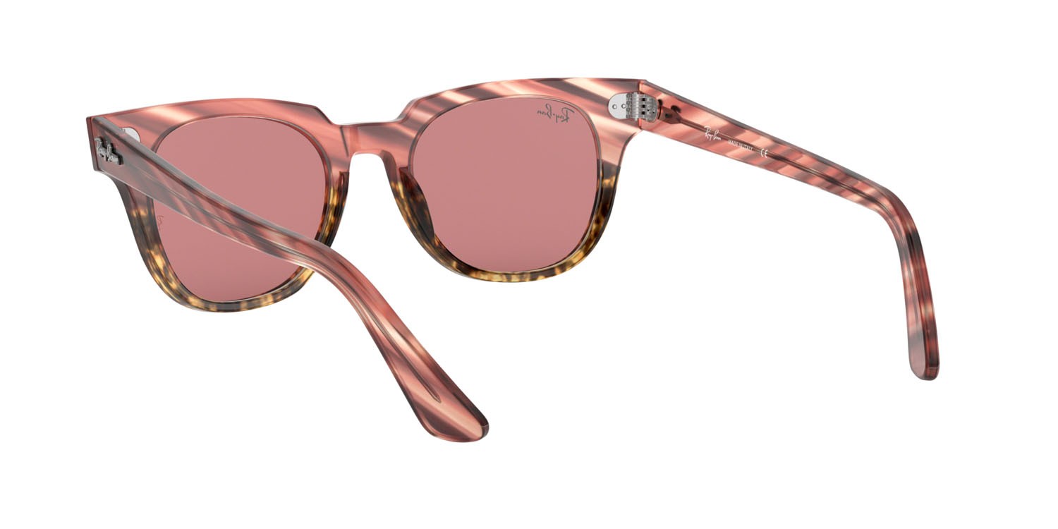 Sunglasses Ray-Ban Meteor RB 2168 (1253U0) color beige e rosa striato shape square lenses fotocromatica violetto specchiato oro