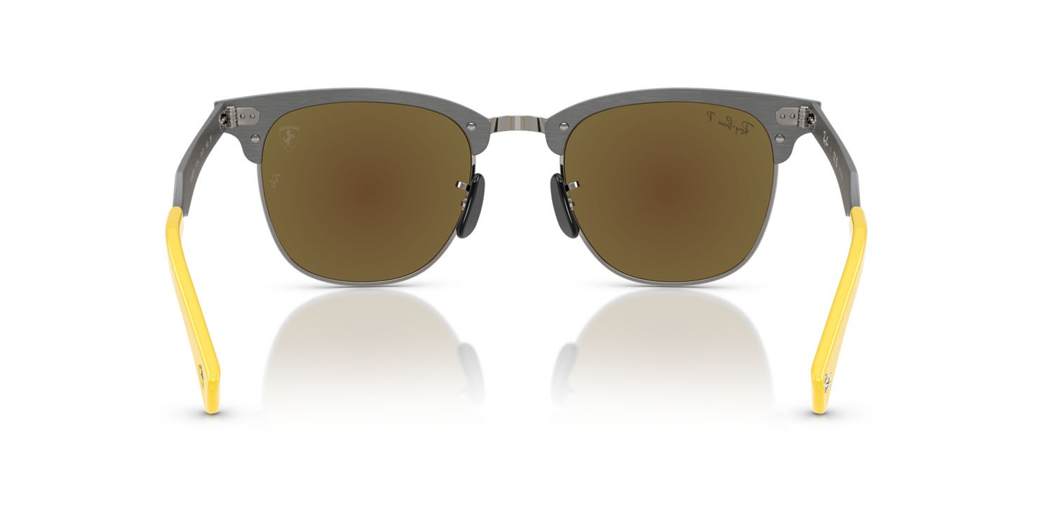 Sonnenbrillen Ray-Ban Scuderia Ferrari RB 3807M (F1134L) farbe grigio spazzolato su canna di fucile form quadratisch gläser grigio polarizzato blu a specchio