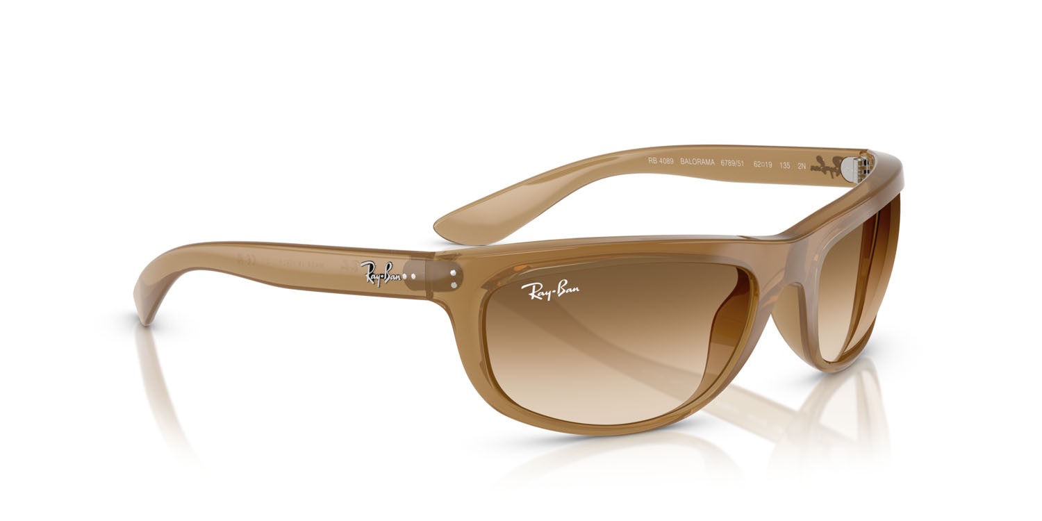 Occhiali da sole Ray-Ban Balorama RB 4089 (678951) colore marrone chiaro opalino forma rettangolare lenti trasparente sfumato marrone