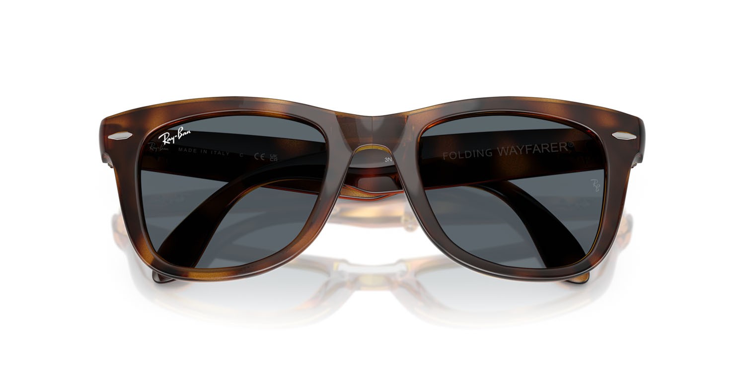 Occhiali da sole Ray-Ban Folding Wayfarer RB 4105 (710/R5) colore havana forma quadrato lenti blu
