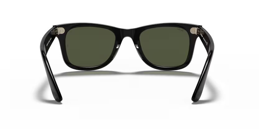 Occhiali da sole Ray-Ban Wayfarer Ease RB 4340 (601) colore black forma quadrato lenti green