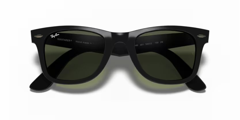 Occhiali da sole Ray-Ban Wayfarer Ease RB 4340 (601) colore black forma quadrato lenti green