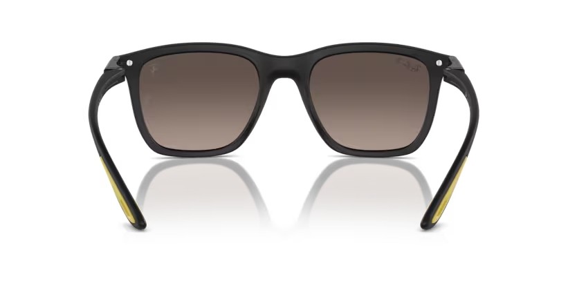 Sonnenbrillen Ray-Ban Scuderia Ferrari Sainz Special Edition 2024 RB 4433M (F6025J) farbe nero form quadratisch gläser argento