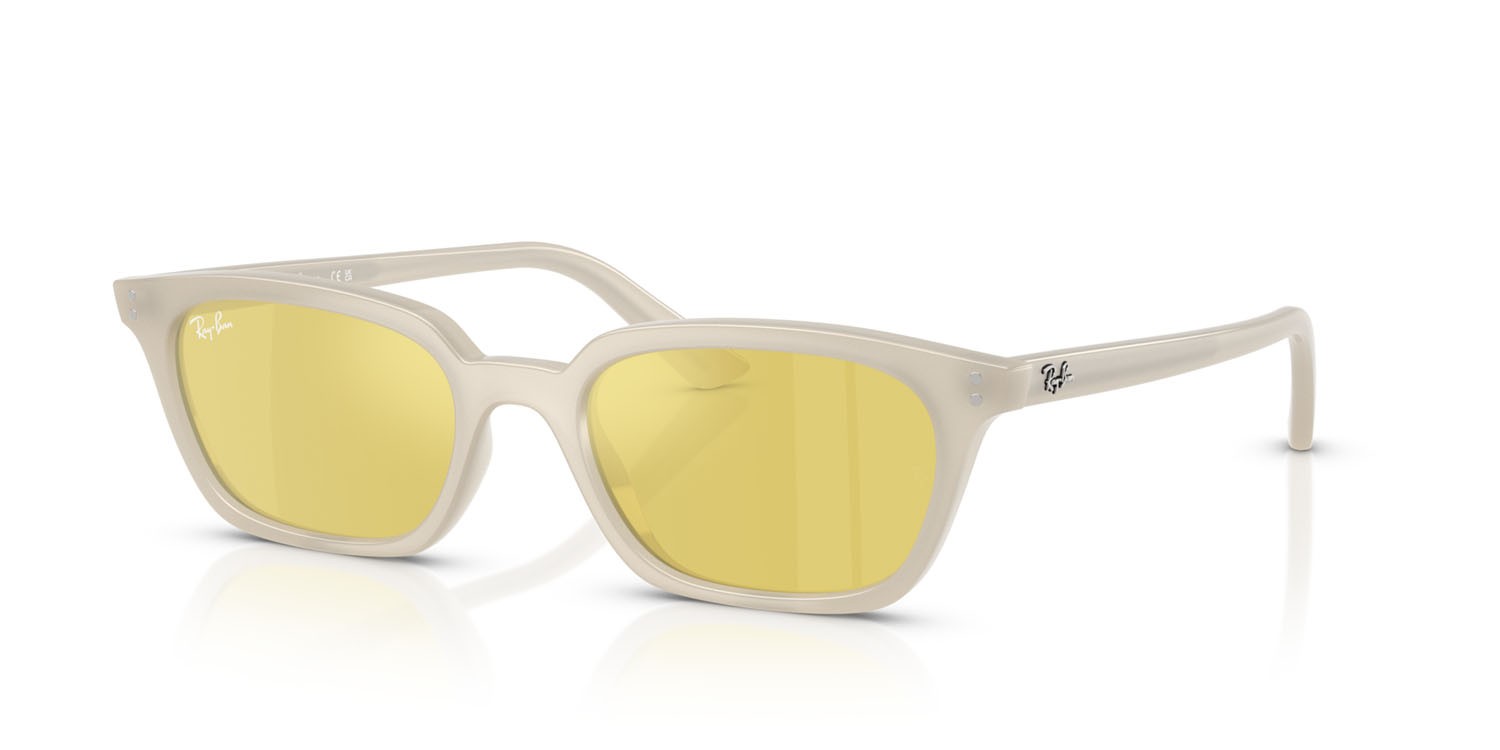 Sonnenbrillen Ray-Ban Zaya RB 4456 (68086D) farbe bianco cloudy warm form quadratisch gläser giallo a specchio/flash oro