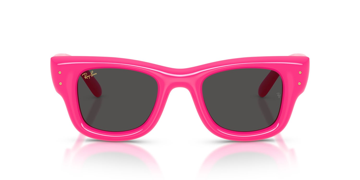 Occhiali da sole Ray-Ban Wayfarer Puffer RB 4940 (683287) colore fucsia forma quadrato lenti ultra black