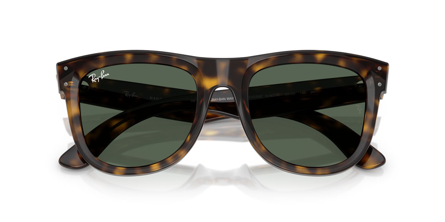 Occhiali da sole Ray-Ban Wayfarer Reverse RB R0502S (6790VR) colore havana scuro forma quadrato lenti verde scuro