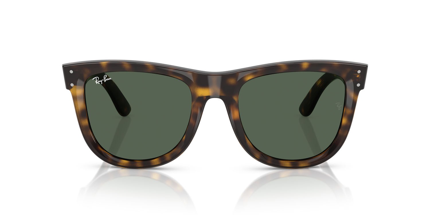 Occhiali da sole Ray-Ban Wayfarer Reverse RB R0502S (6790VR) colore havana scuro forma quadrato lenti verde scuro
