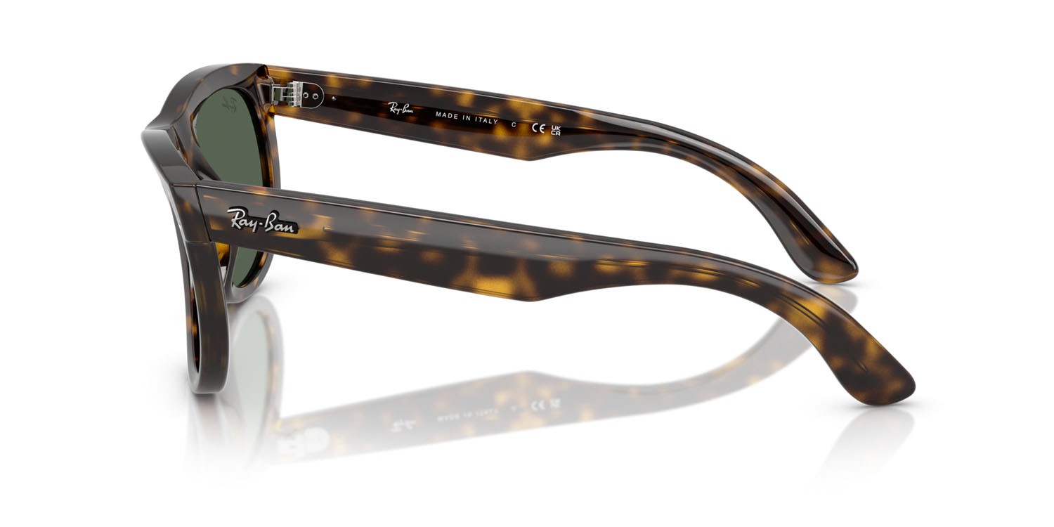 Occhiali da sole Ray-Ban Wayfarer Reverse RB R0502S (6790VR) colore havana scuro forma quadrato lenti verde scuro