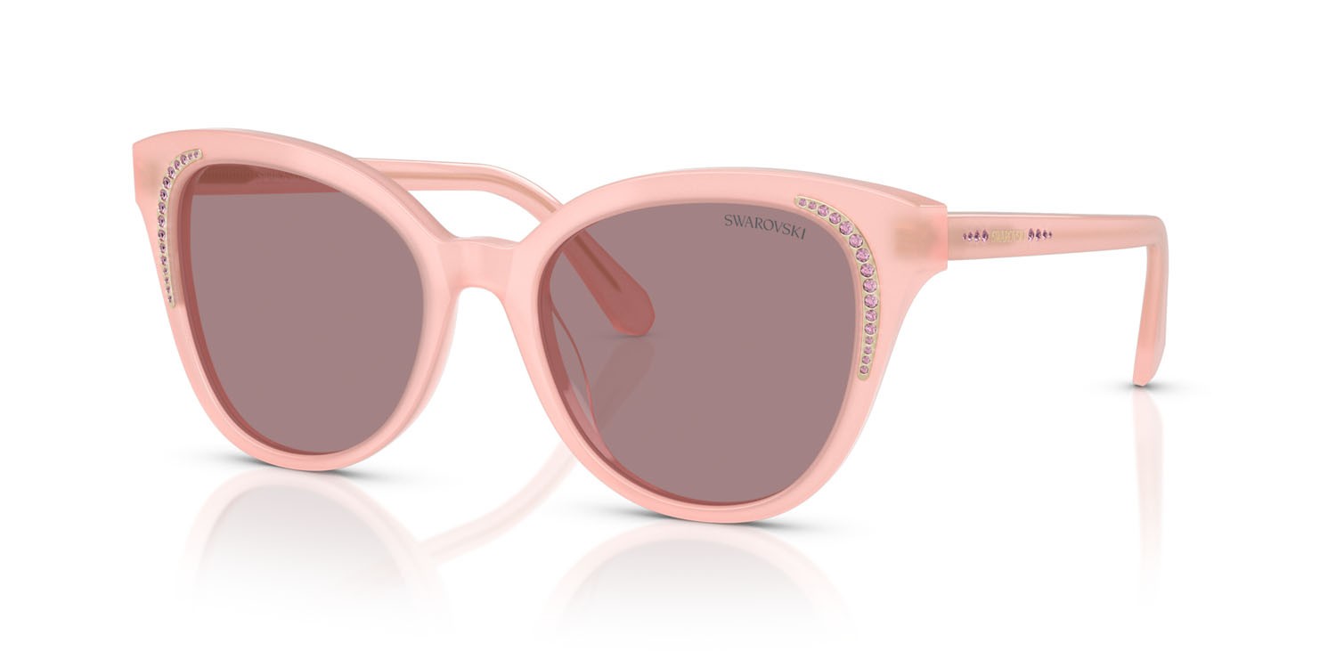 Occhiali da sole Swarovski SK 6031 (10317N) colore rosa perlaceo forma farfalla lenti viola chiaro/marrone