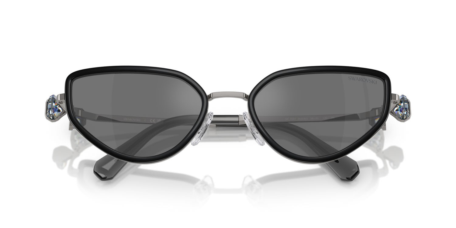 Sunglasses Swarovski SK 7027 (40326G) color gunmetal/nero shape irregular lenses grigio nero specchiato