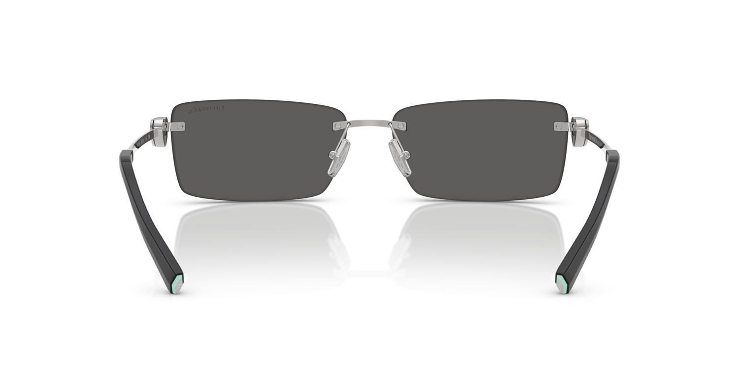 Occhiali da sole Tiffany TF 3108B (6001S4) colore argento forma rettangolare lenti grigio scuro