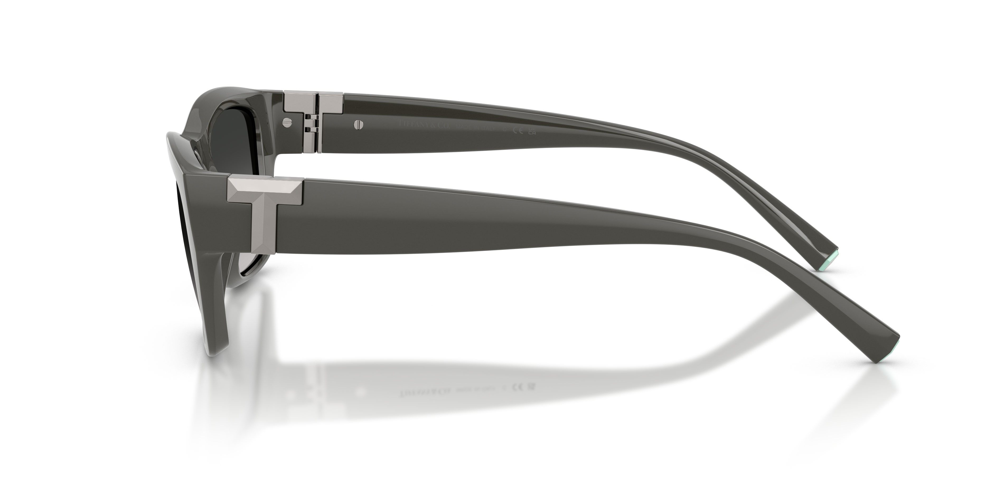 Occhiali da sole Tiffany TF 4255U (84463C) colore coca cola sapphire forma rettangolare lenti grigio sfumato