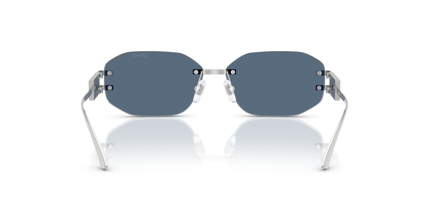 Occhiali da sole Versace VE 2274 (100080) colore argento forma irregolare lenti blu scuro