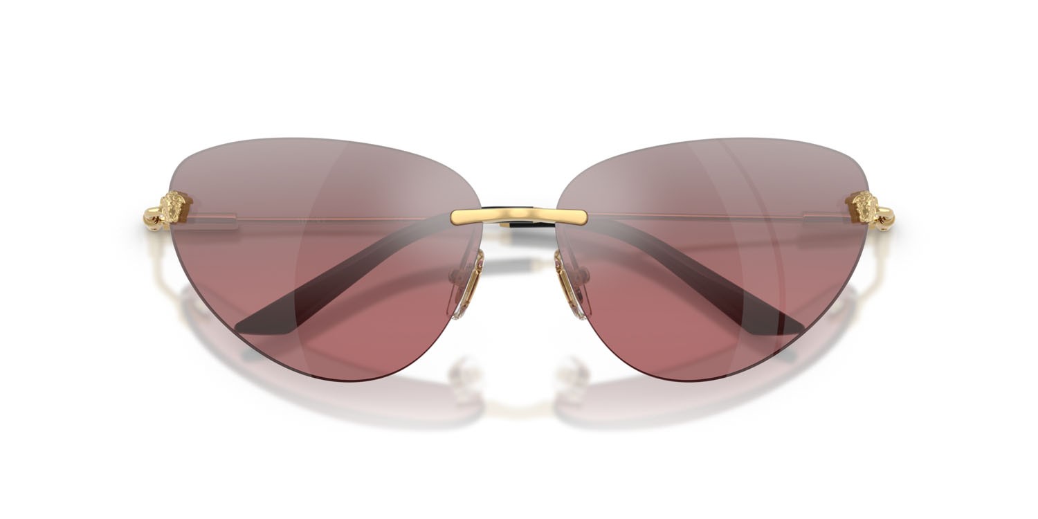 Occhiali da sole Versace VE 2281 (10027E) colore oro forma cat eye lenti rosa sfumato argento a specchio
