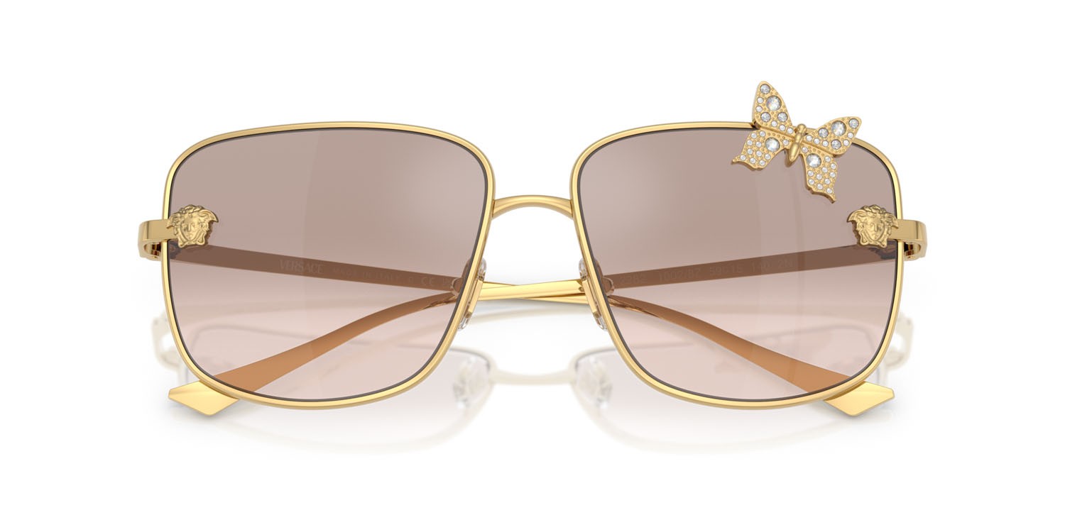 Occhiali da sole Versace VE 2282 (10028Z) colore oro forma quadrato lenti marrone chiaro sfumato argento a specchio