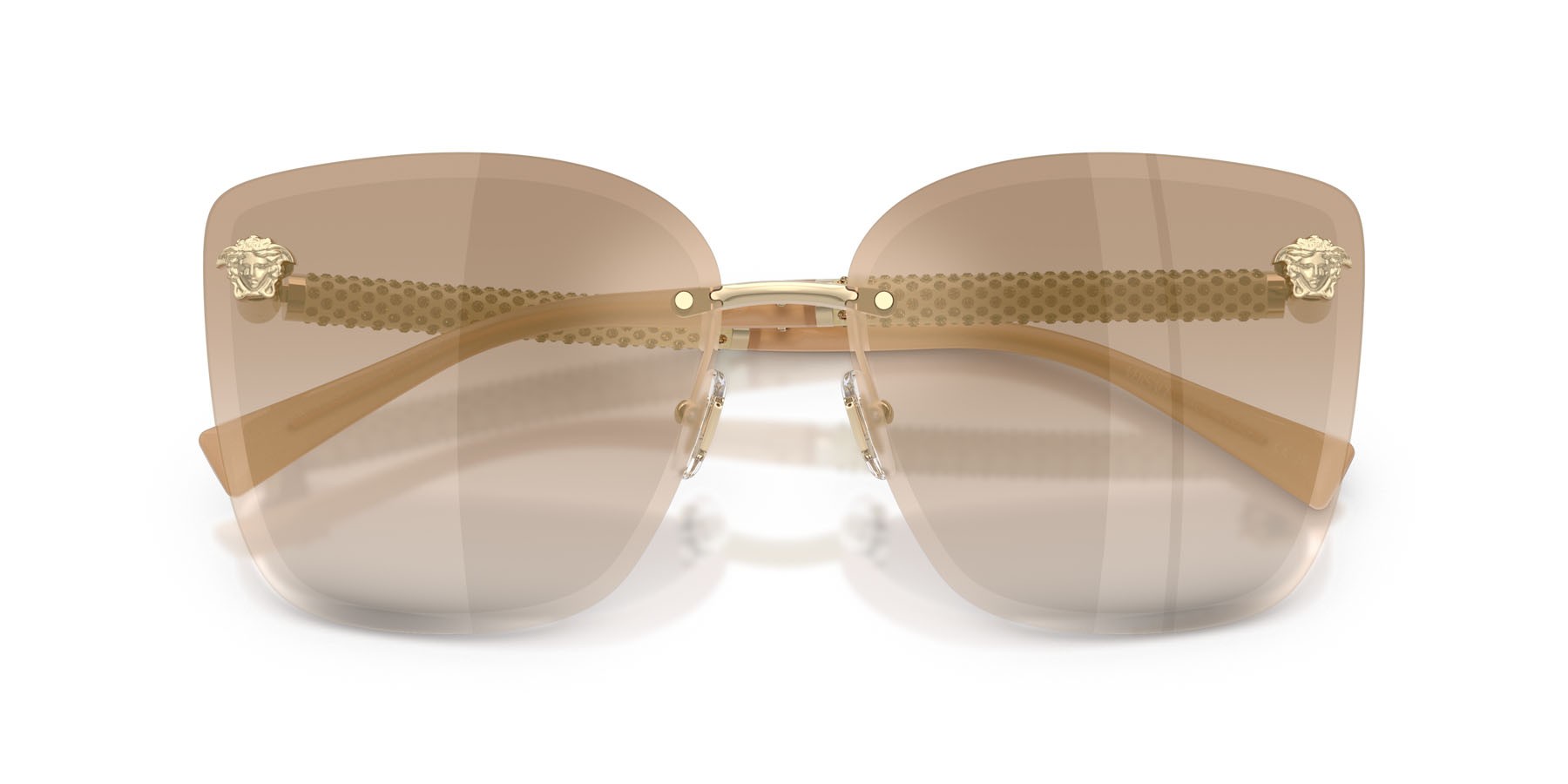 Occhiali da sole Versace VE 2292B (12625A) colore oro pallido forma cat eye lenti marrone chiaro/marrone scuro sfumato