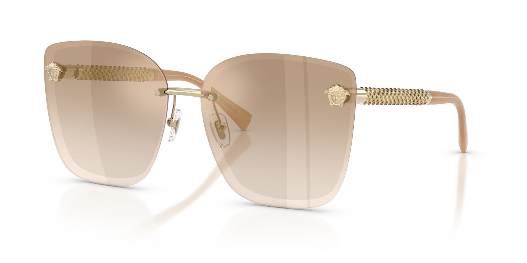 Occhiali da sole Versace VE 2292B (12625A) colore oro pallido forma cat eye lenti marrone chiaro/marrone scuro sfumato