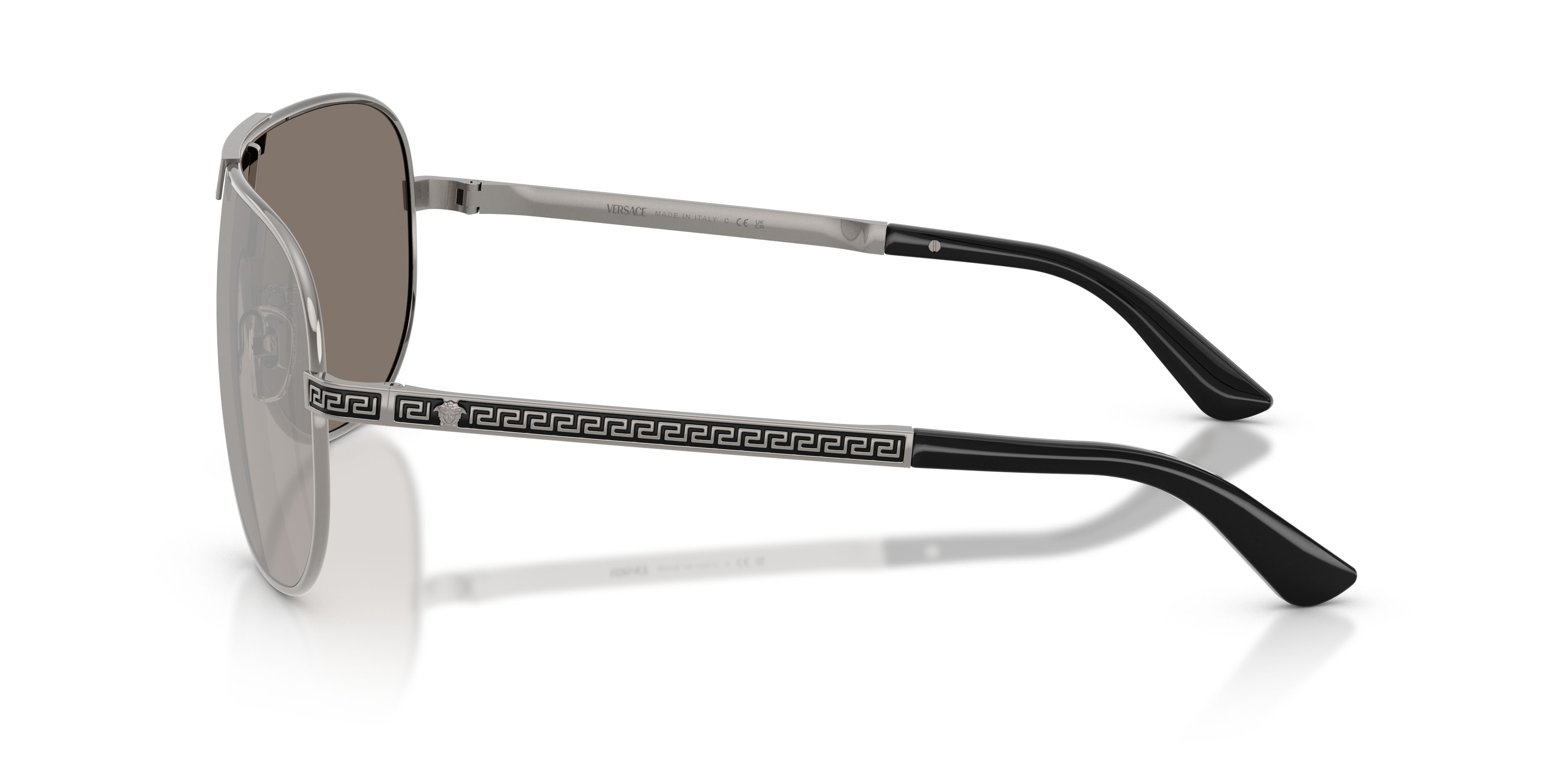 Occhiali da sole Versace VE 2293 (10016G) colore gunmetal forma irregolare lenti grigio chiaro specchiato argento
