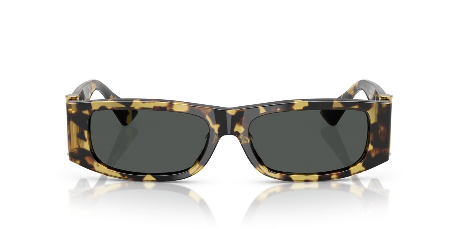 Occhiali da sole Versace VE 4476U (777/87) colore avana giallo marrone forma rettangolare lenti grigio scuro