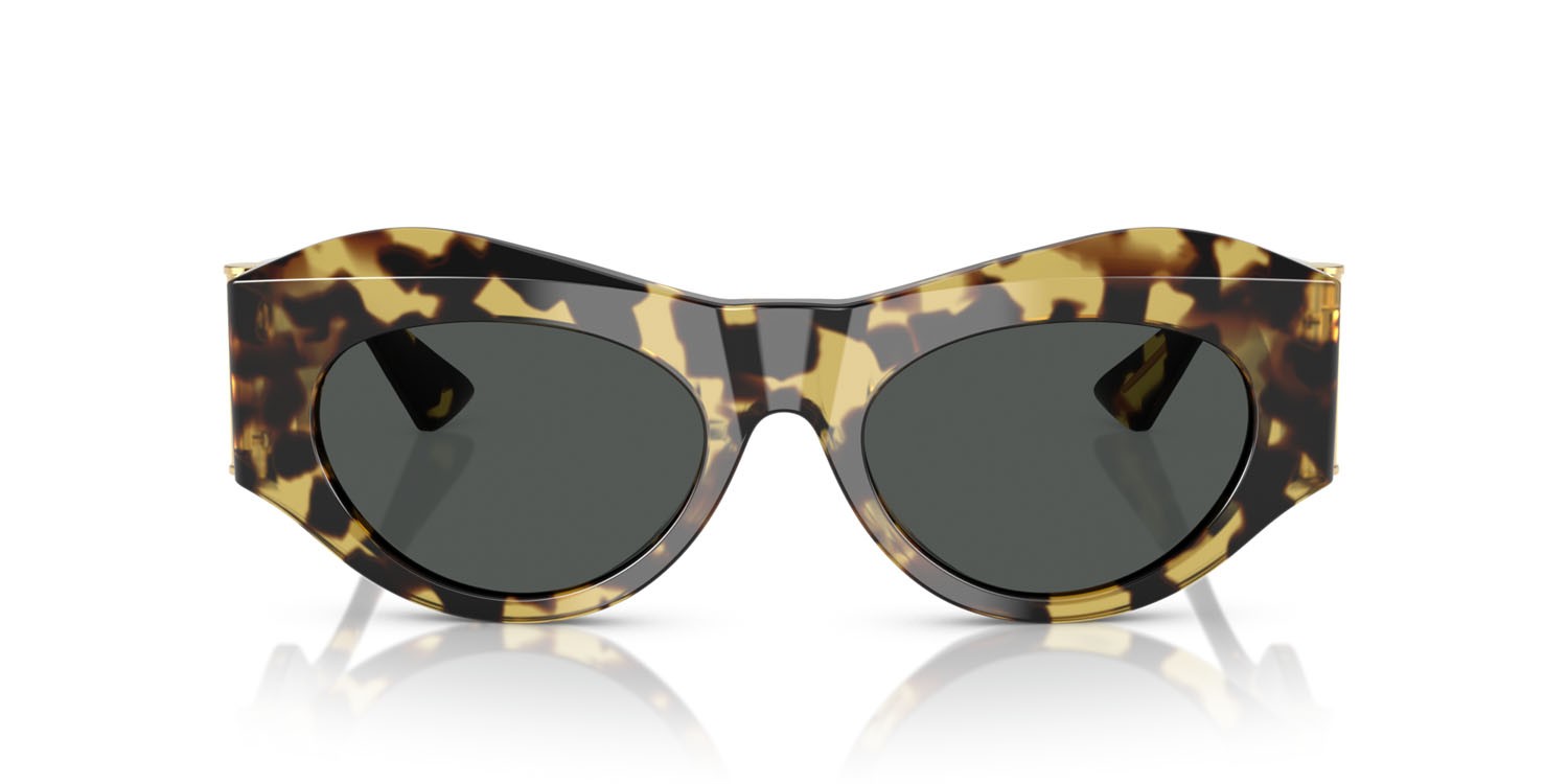 Occhiali da sole Versace VE 4477U (777/87) colore avana giallo marrone forma irregolare lenti grigio scuro
