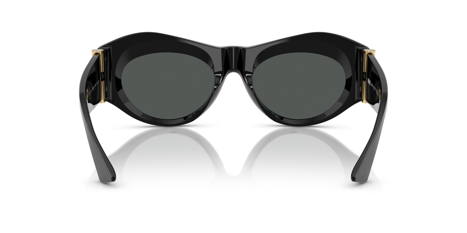 Occhiali da sole Versace VE 4477U (GB1/87) colore nero forma irregolare lenti grigio scuro