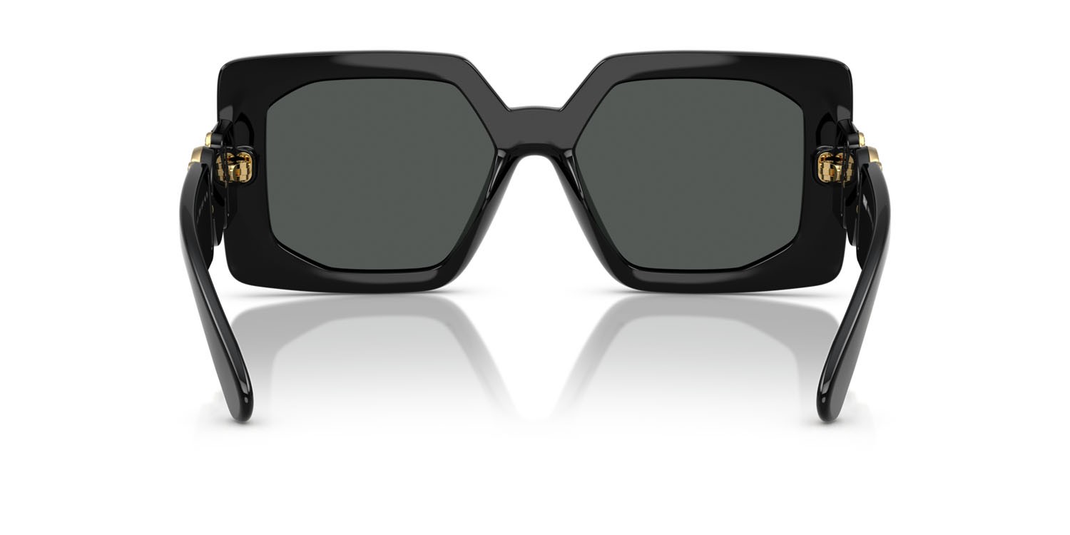 Occhiali da sole Versace VE 4478U (GB1/87) colore nero forma quadrato lenti grigio scuro