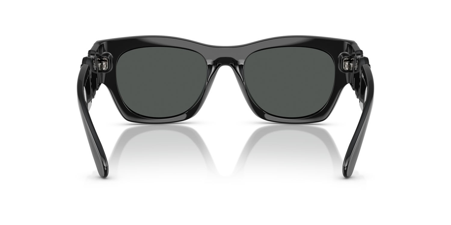 Occhiali da sole Versace VE 4479U (536087) colore nero forma quadrato lenti grigio scuro